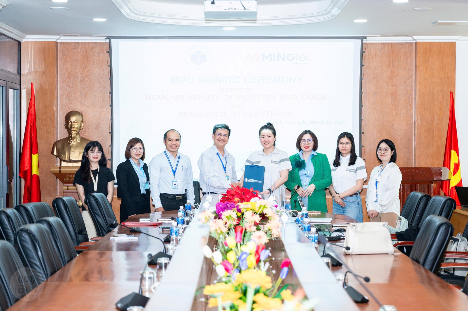 Ho Chi Minh City University of Industry and Trade strengthens business cooperation, expanding job opportunities for students