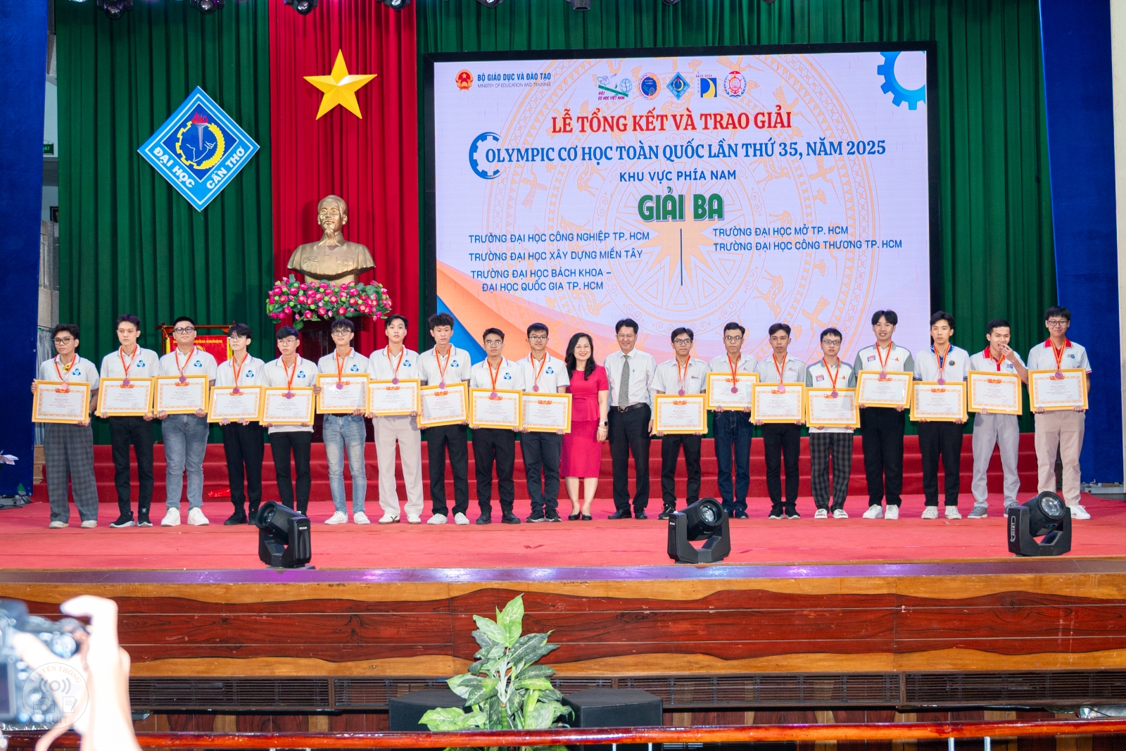 Trường Đại học Công Thương TP.HCM đạt thành tích xuất sắc tại Cuộc thi Olympic Cơ học Toàn quốc lần thứ 35 năm 2025