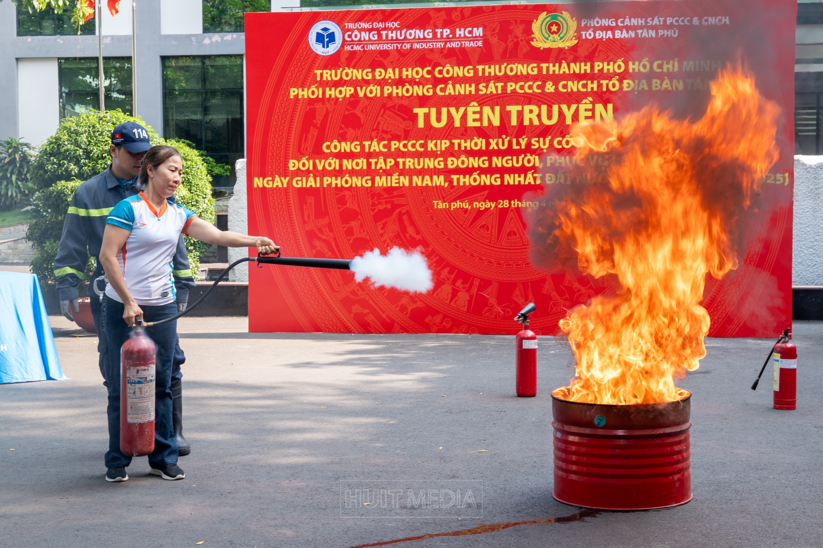 Tuyên truyền công tác Phòng cháy chữa cháy và kịp thời xử lý sự cố khi mới phát sinh đối với nơi tập trung đông người, phục vụ lễ kỷ niệm 50 năm Ngày Giải phóng miền Nam - Thống nhất đất nước (30/4/1975 – 30/4/2025)