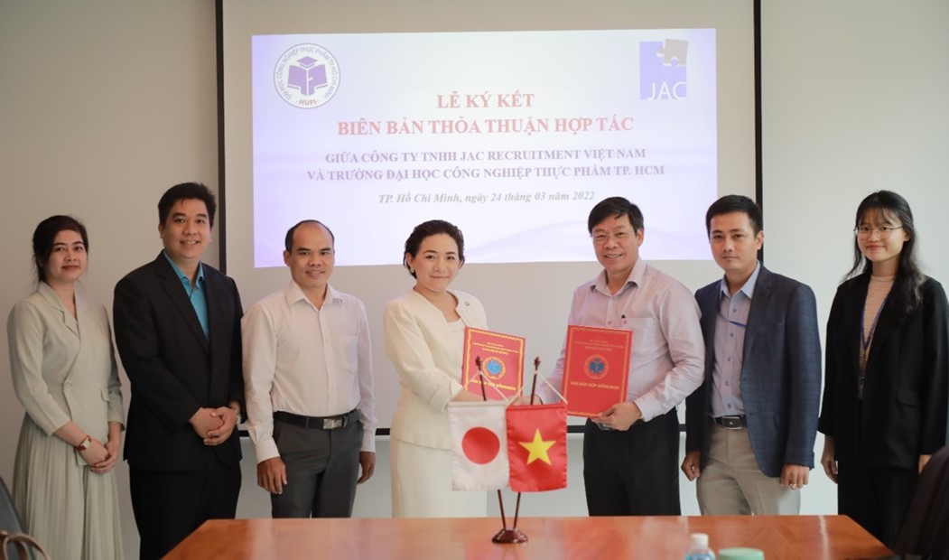 MOU signing ceremony between HUFI and JAC Vietnam Recruitment Co., Ltd,  with the presence of AOMORI University - Japan