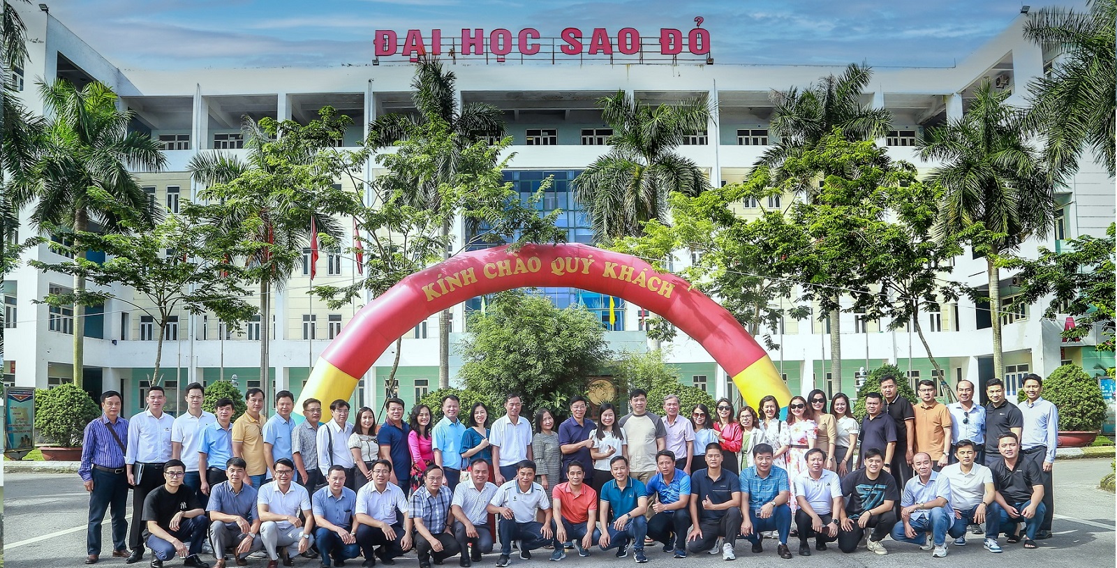 Tham quan học tập tại Trường ĐH Sao Đỏ